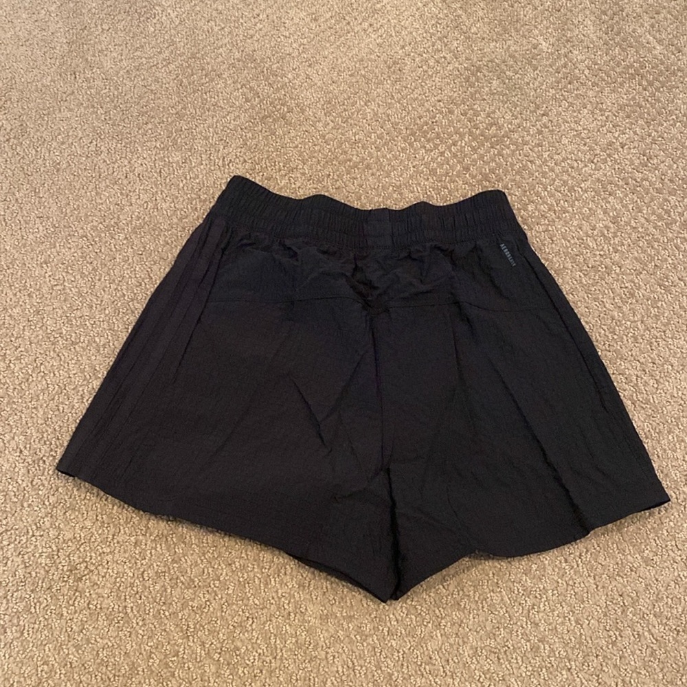 -NWT Adidas Women's High Waist Woven Seersucker Shorts - Size: XXS - Picture 3 of 8